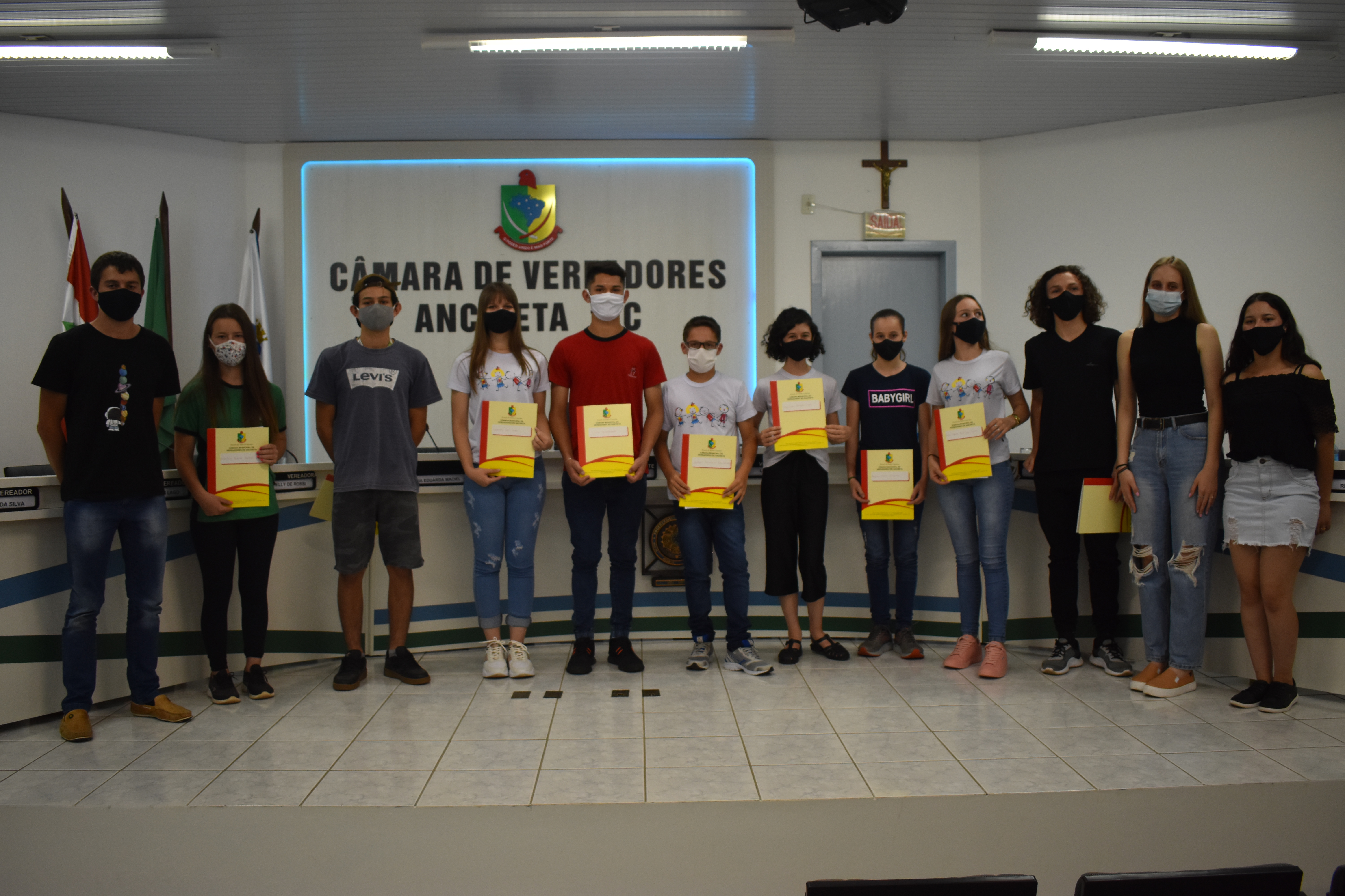 PARLAMENTARES JOVENS REALIZAM A 1ª SESSÃO EM ANCHIETA