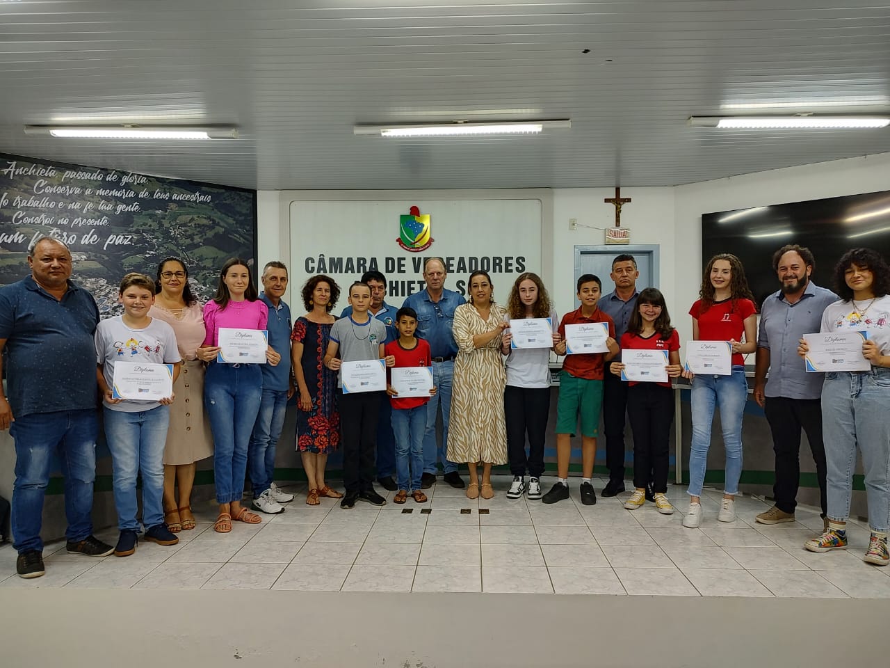 PARLAMENTARES JOVENS SÃO DIPLOMADOS 