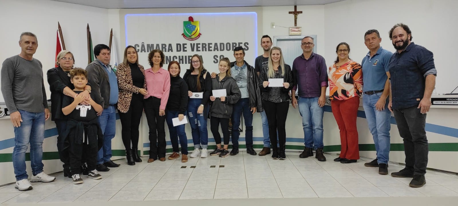 VENCEDORES DO CONCURSO DE BIOGRAFIAS RECEBERAM PREMIAÇÃO DA CÂMARA MUNICIPAL DE VEREADORES 📝